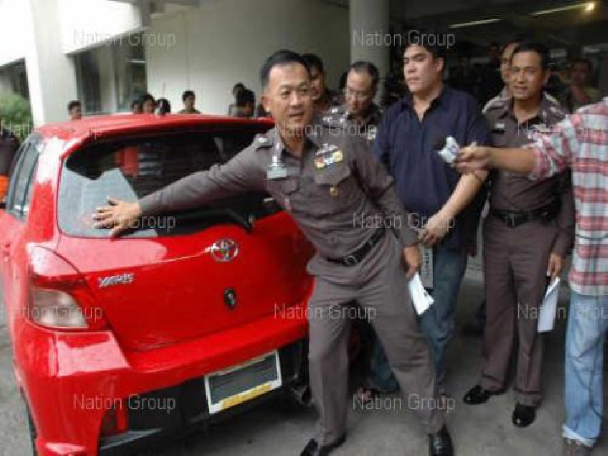 "จอย"เครียดหลังตร.รวบคนร้ายสวมทะเบียนรถ "จอย"เครียดหลังตร.รวบคนร้ายสวมทะเบียนรถ