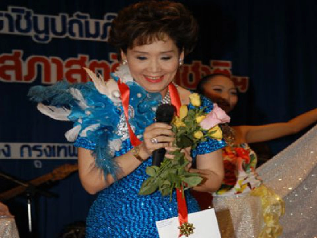 "คุณหญิงหลี" ลุยเดินหน้างานสภาสตรีฯ
"คุณหญิงหลี" ลุยเดินหน้างานสภาสตรีฯ