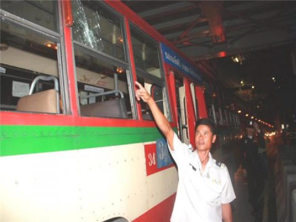 โจ๋กรุงเมาคะนองปารถเมล์ตร.ปิดซอยล่า โจ๋กรุงเมาคะนองปารถเมล์ตร.ปิดซอยล่า