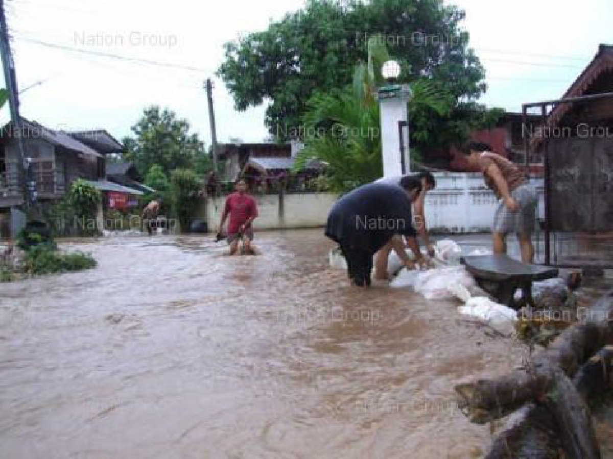 ฝนถล่มเมืองแพร่น้ำล้นอ่างท่วม2หมู่บ้าน ฝนถล่มเมืองแพร่น้ำล้นอ่างท่วม2หมู่บ้าน