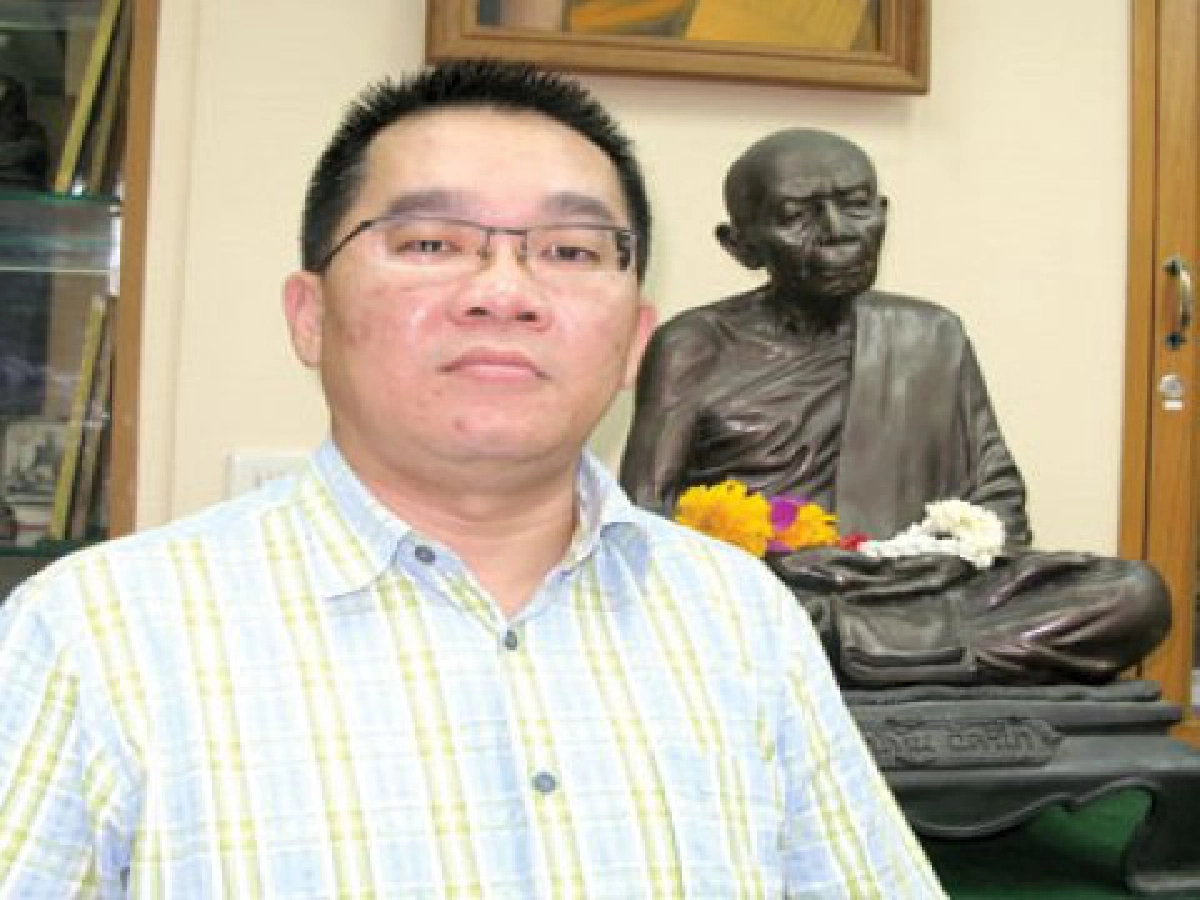 'ผมจะเน้นมิตรภาพมากกว่าธุรกิจ'รัก สุพรรณ สายตรงพระ หลวงปู่ทิม วัดละหารไร่ 'ผมจะเน้นมิตรภาพมากกว่าธุรกิจ'รัก สุพรรณ สายตรงพระ หลวงปู่ทิม วัดละหารไร่