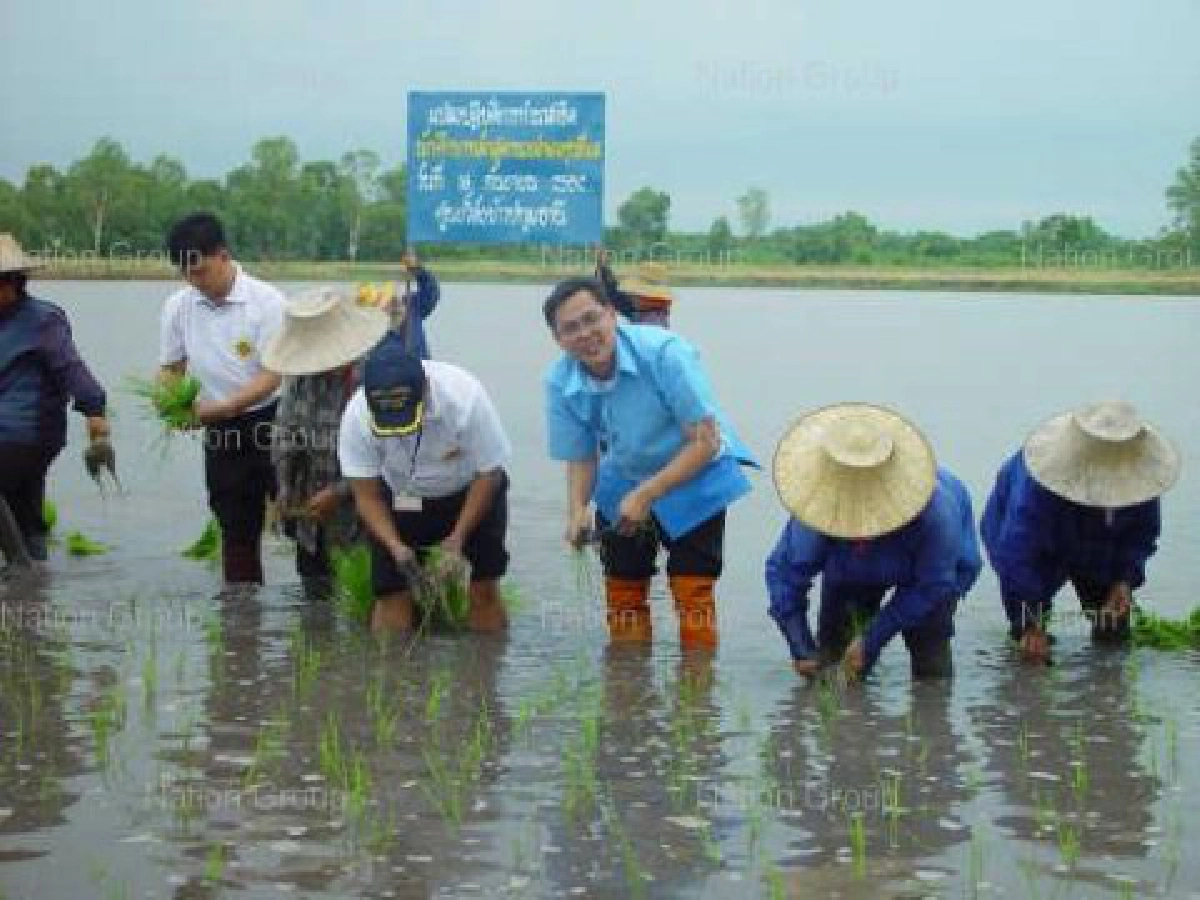 แนวทางการศึกษาเพื่อพาชาติไทยรอด!! แนวทางการศึกษาเพื่อพาชาติไทยรอด!!