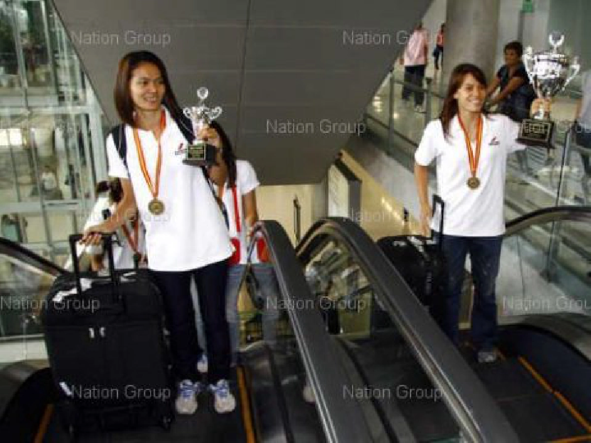 "พระเทพ"โปรดเกล้าฯ
ทีมวอลเลย์บอลสาวเข้าเฝ้า
"พระเทพ"โปรดเกล้าฯ
ทีมวอลเลย์บอลสาวเข้าเฝ้า
