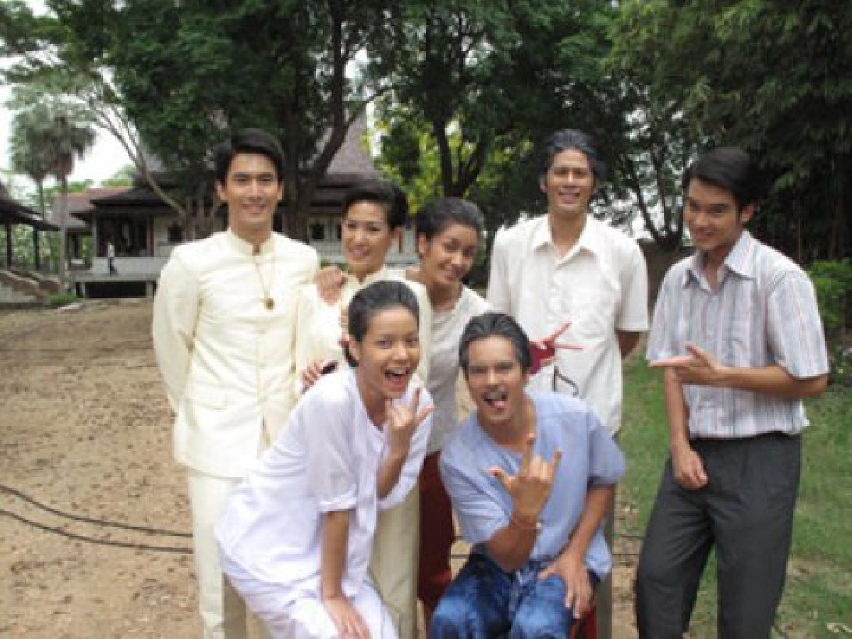ธีร์ หวานชื่นได้แต่งงาน ฝ้าย
ใน "รอยรักรอยบาป
ธีร์ หวานชื่นได้แต่งงาน ฝ้าย
ใน "รอยรักรอยบาป