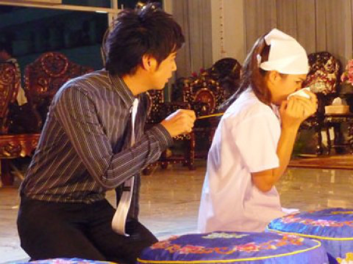 รับจ้างร้องไห้หน้างานศพ
จุ๋ย ตาบวมเข้าฉาก นางกรี๊ด
รับจ้างร้องไห้หน้างานศพ
จุ๋ย ตาบวมเข้าฉาก นางกรี๊ด