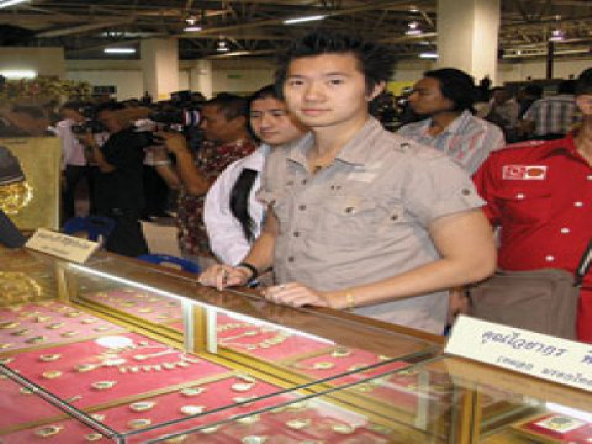 "บุญตา"  
พระโชว์งานประกวดพระ