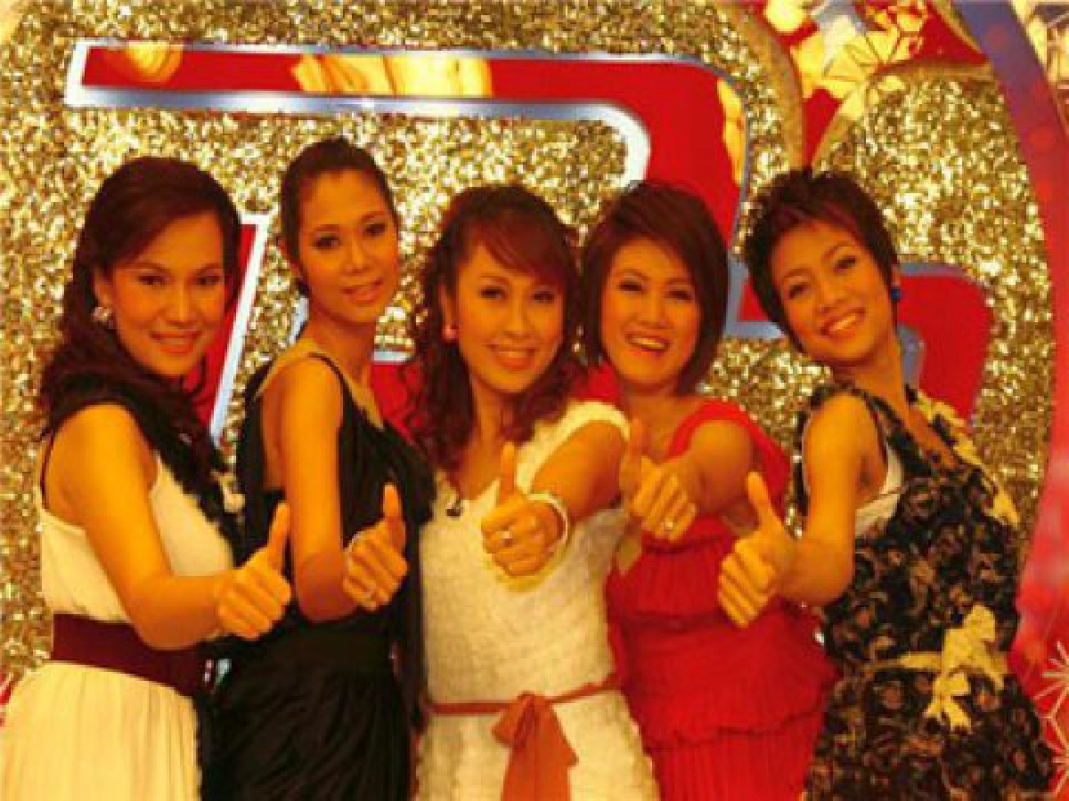 เสิร์ฟข่าวเม้าท์แตก (พฤหัสบดีที่ 8 ต.ค.52)
เสิร์ฟข่าวเม้าท์แตก (พฤหัสบดีที่ 8 ต.ค.52)