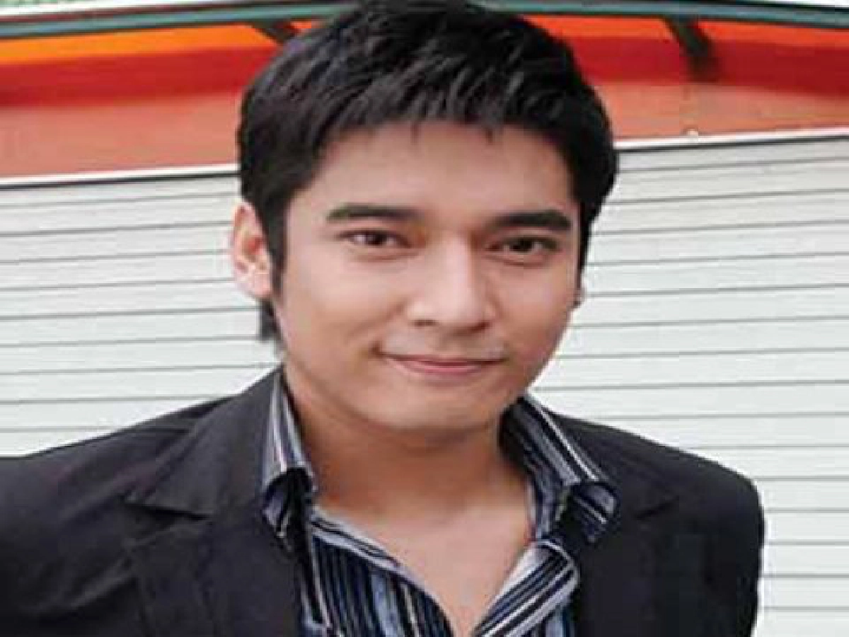 'วี'อ้ำอึ้งกิ๊ก"เอมมี่-นุ้ย"ปัดข่าวไม่พอใจเล่นละคร"ฉลอง"
