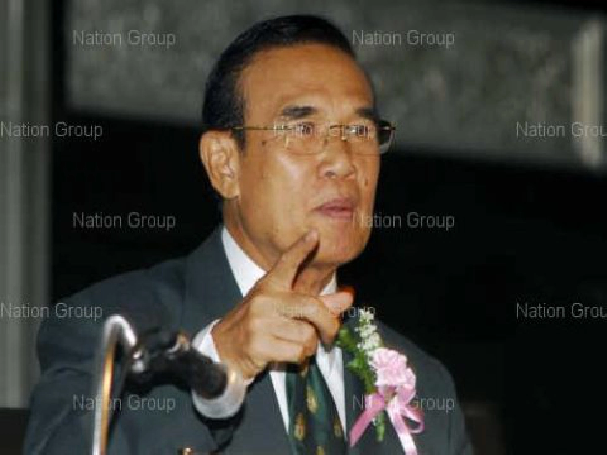 "เล่นพวก ใช้เงิน นำการเมือง" 