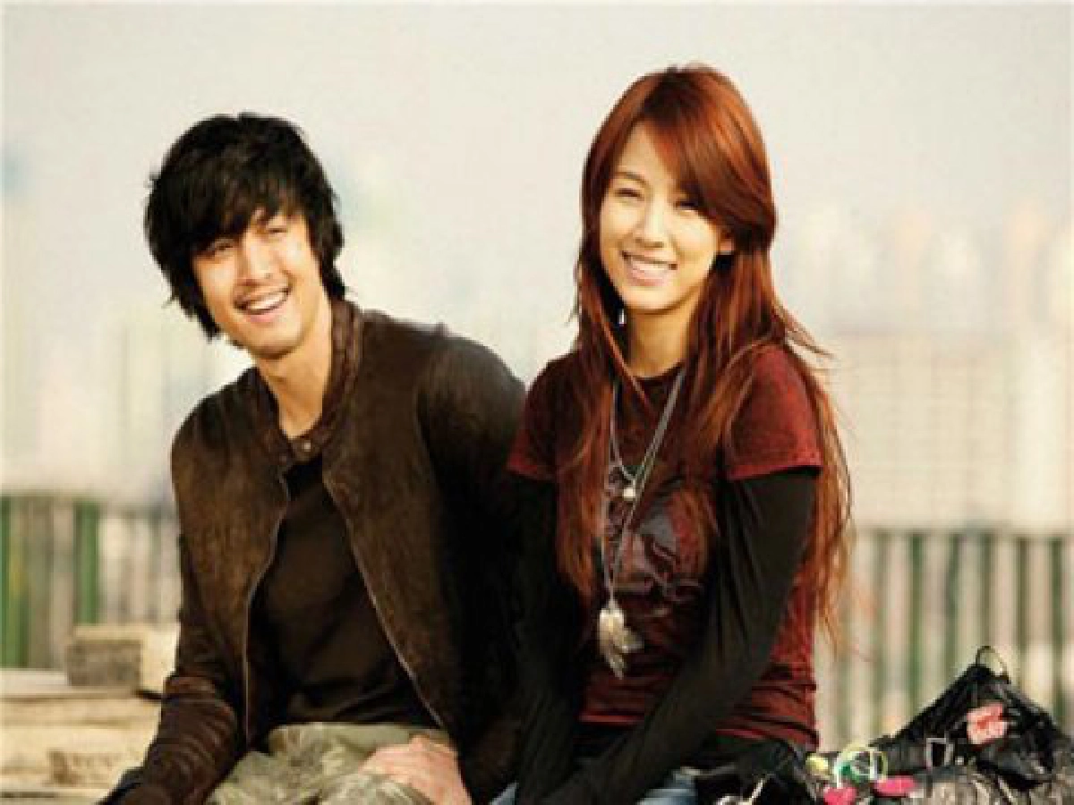 เสิร์ฟข่าวเม้าท์แตก (พุธที่ 14 ต.ค.52)
เสิร์ฟข่าวเม้าท์แตก (พุธที่ 14 ต.ค.52)