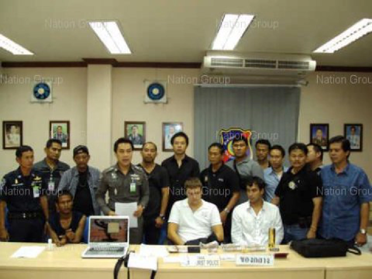 รวบ2รัสเซียแก๊งปลอมบัตรรูดปื๊ด รวบ2รัสเซียแก๊งปลอมบัตรรูดปื๊ด
