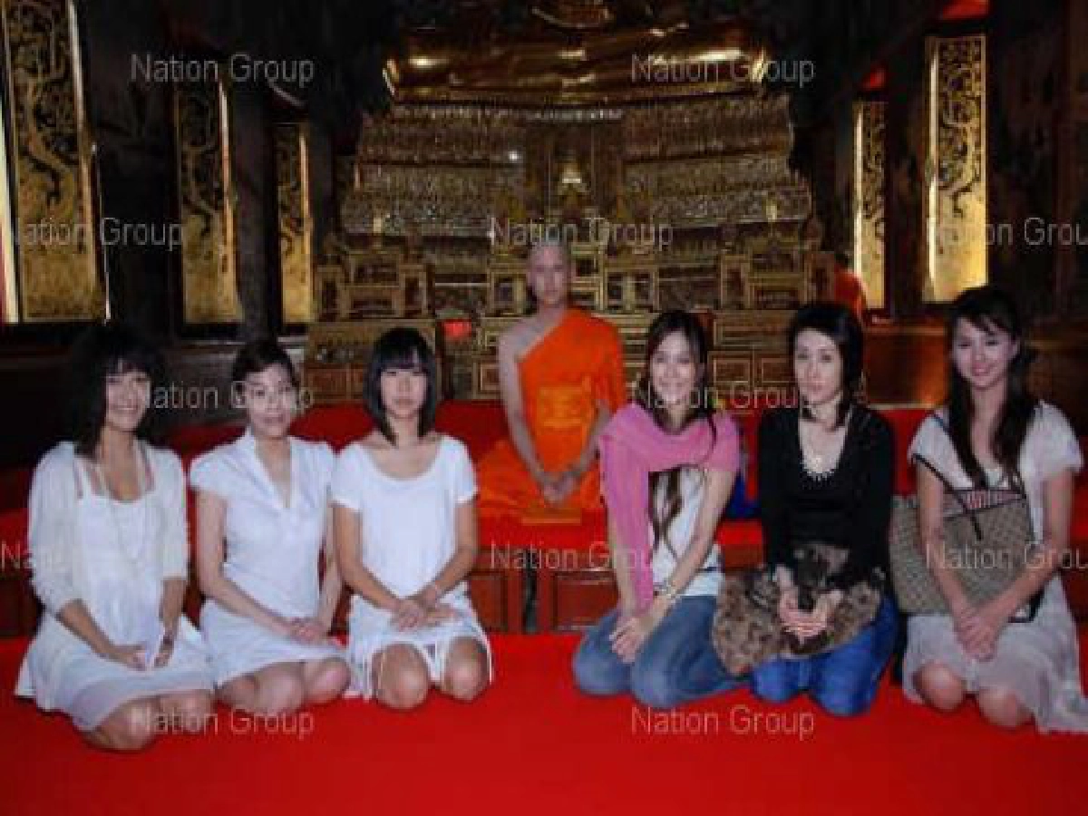 "เต้"วิทย์สรัชบวชอุทิศผลบุญให้พ่อหายจากมะเร็ง "เต้"วิทย์สรัชบวชอุทิศผลบุญให้พ่อหายจากมะเร็ง
