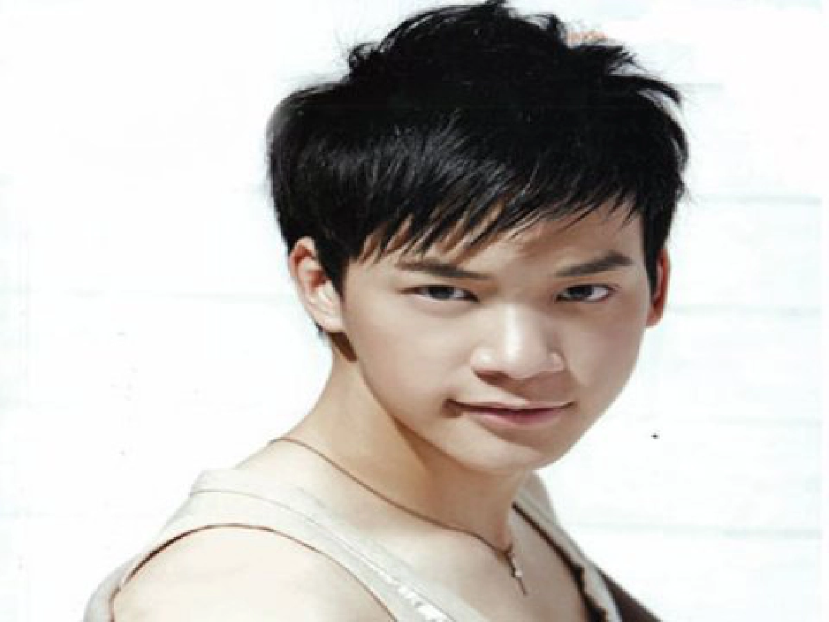 คนดังร้องทุกข์ - 'บี้' วอนวัยรุ่น
หยุดปาหินเพื่อความเท่
คนดังร้องทุกข์ - 'บี้' วอนวัยรุ่น
หยุดปาหินเพื่อความเท่