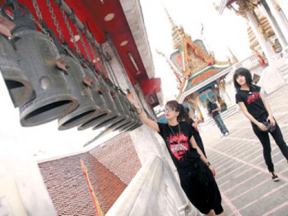 "เป้ย-แอนนา-แอร์"ทำบุญไหว้พระเสริมสิริมงคล