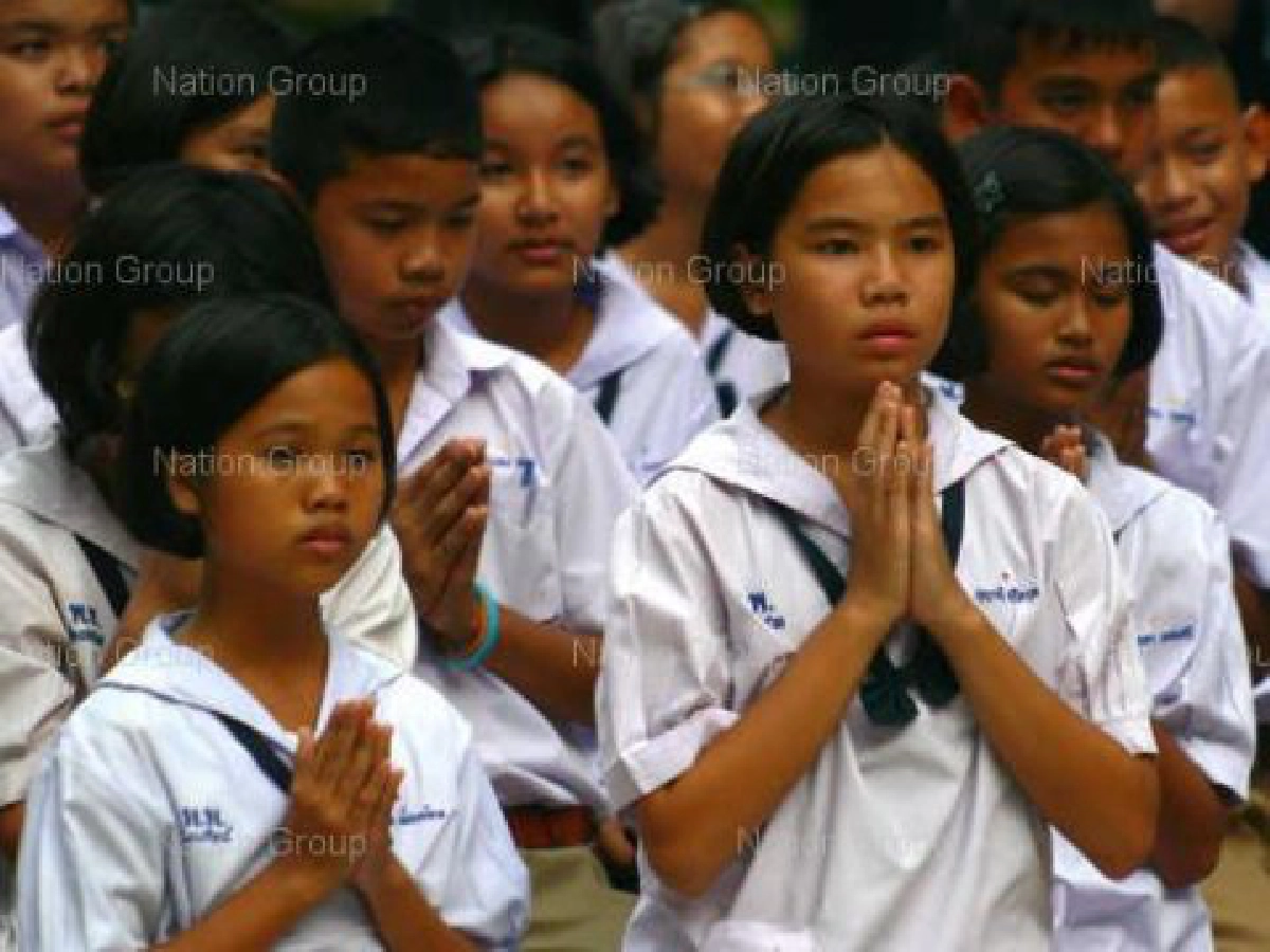 คลื่นมหาชนหลั่งไหลร่วมถวายพระพร คลื่นมหาชนหลั่งไหลร่วมถวายพระพร