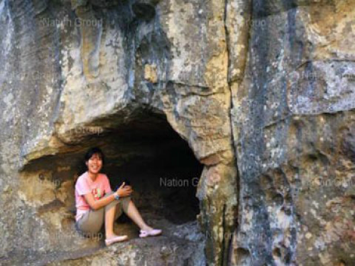 แวะเยือน อบต.ท่าหินโงม สัมผัส
ตะวันอาบสีหินขาว ภูแลนคา ชัยภูมิ 

