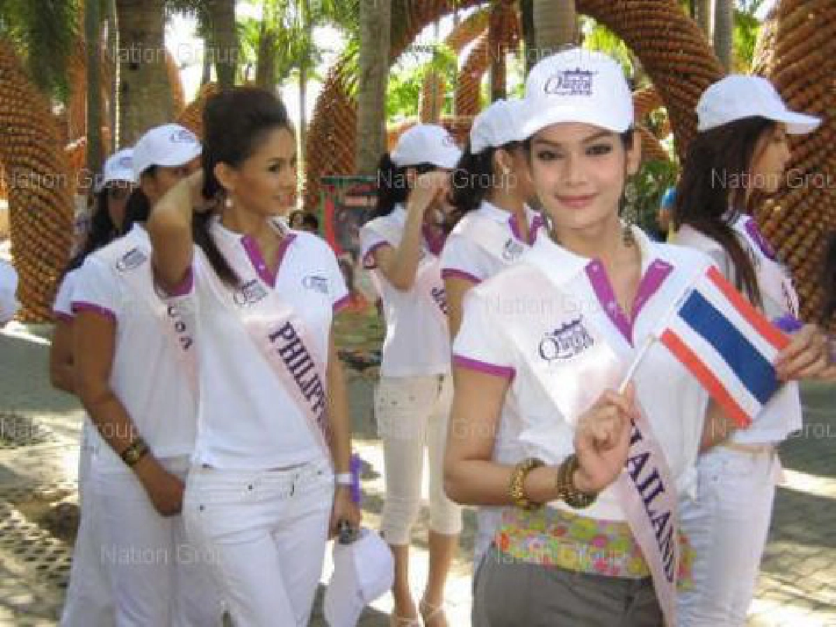 สาวประเภทสองญี่ปุ่นคว้าชุดว่ายน้ำทิฟฟานี่พัทยา สาวประเภทสองญี่ปุ่นคว้าชุดว่ายน้ำทิฟฟานี่พัทยา