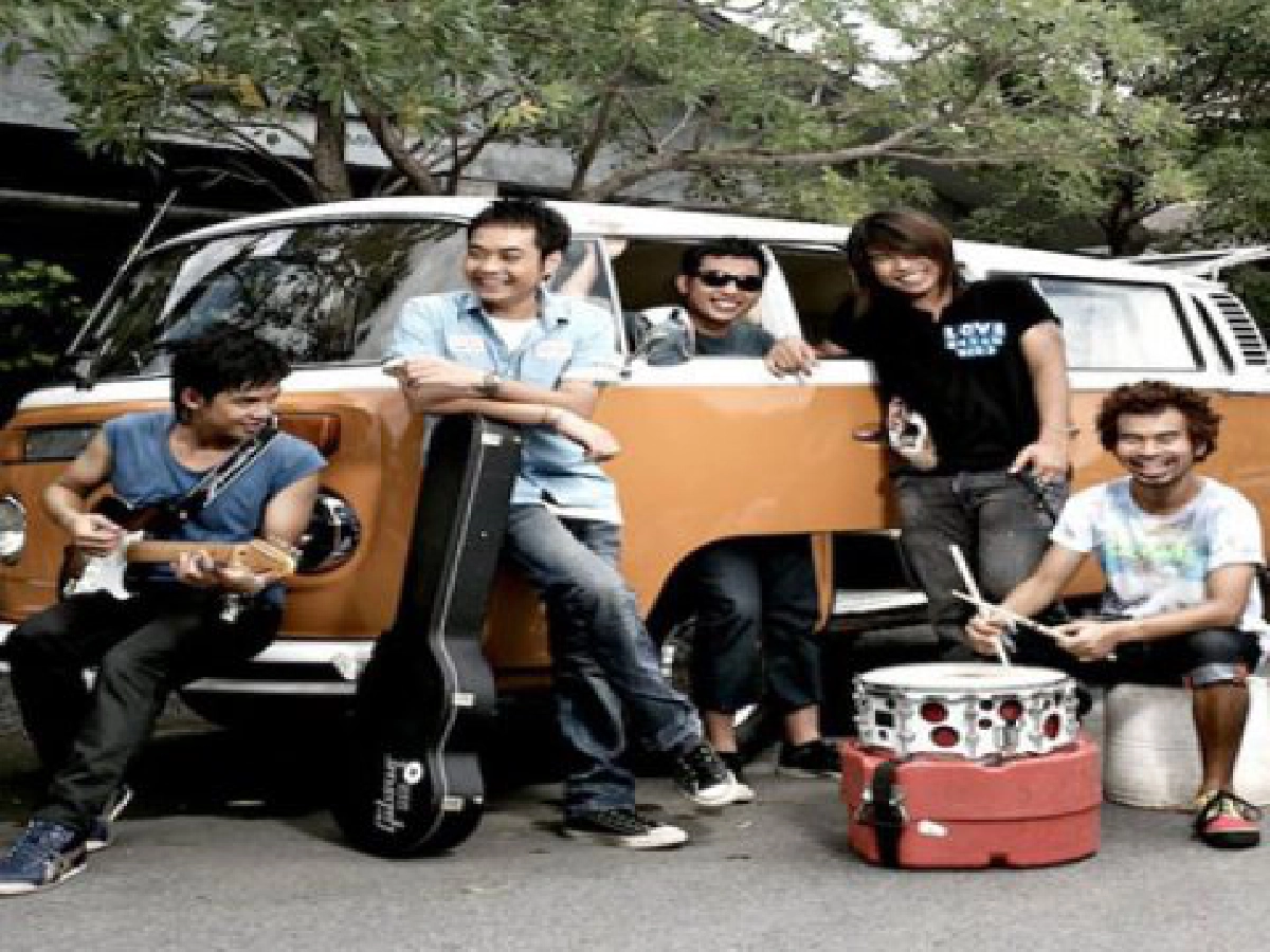 ไอน้ำ มั่นใจท่าเต้นฮิต
โชว์เพลงใหม่ แฟนเราเอาแต่ใจ
ไอน้ำ มั่นใจท่าเต้นฮิต
โชว์เพลงใหม่ แฟนเราเอาแต่ใจ