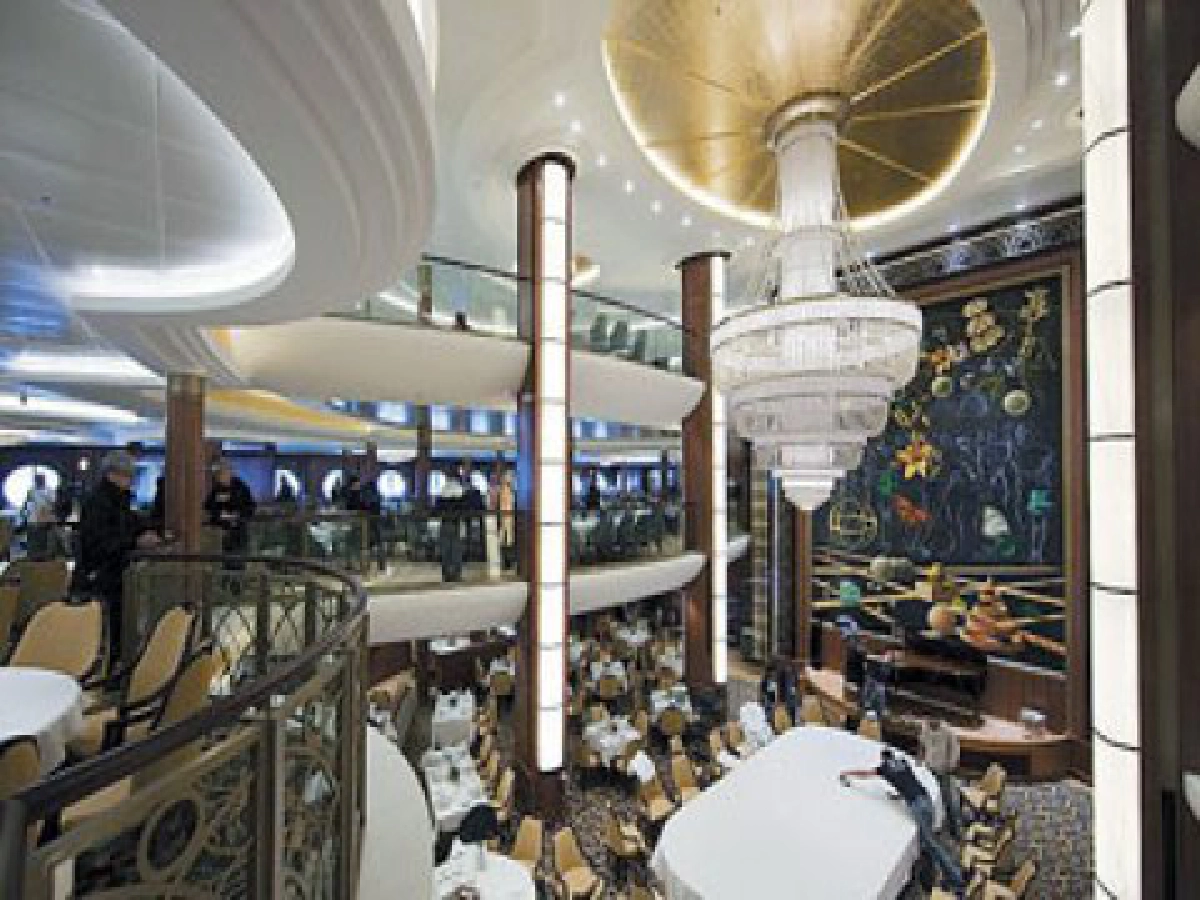 เปิดตัวเรือสำราญแพงที่สุดในโลก เปิดตัวเรือสำราญแพงที่สุดในโลก