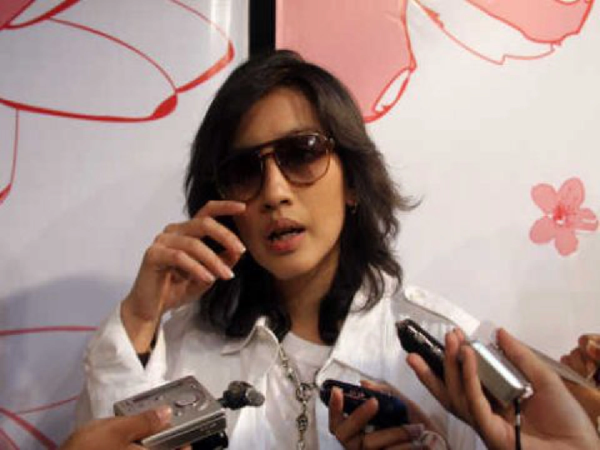 ตะลึง"อ้อม" โชว์หวิวยอมใส่ชุดว่ายน้ำถ่ายเอ็มวี ตะลึง"อ้อม" โชว์หวิวยอมใส่ชุดว่ายน้ำถ่ายเอ็มวี