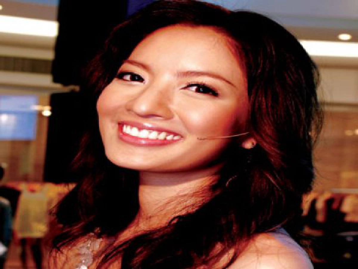 "แอฟ" วอนอย่ามอง สงกรานต์ ทุ่ม "แอฟ" วอนอย่ามอง สงกรานต์ ทุ่ม