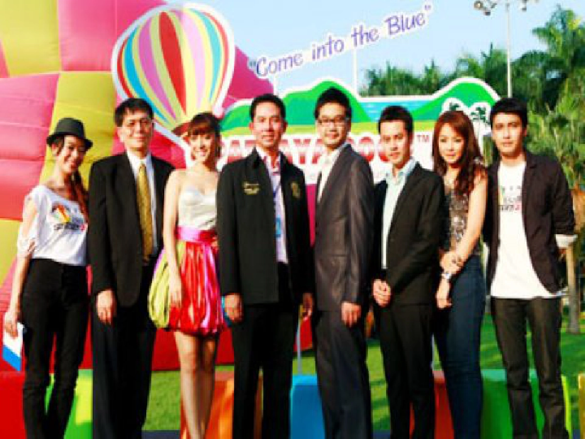 เสิร์ฟข่าวเม้าท์แตก (พฤหัสบดีที่ 5 พ.ย.52)
เสิร์ฟข่าวเม้าท์แตก (พฤหัสบดีที่ 5 พ.ย.52)