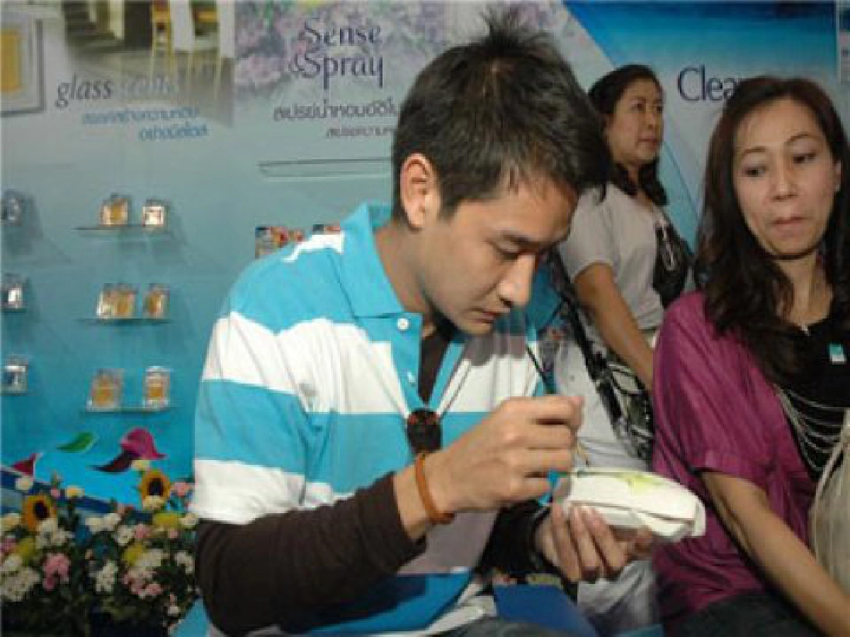 เสิร์ฟข่าวเม้าท์แตก (อังคารที่ 10 พ.ย.52)
เสิร์ฟข่าวเม้าท์แตก (อังคารที่ 10 พ.ย.52)