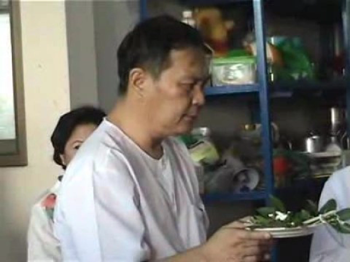อดีตรมว.สธ."รักเกียรติ"อุปสมบทแล้ว อดีตรมว.สธ."รักเกียรติ"อุปสมบทแล้ว