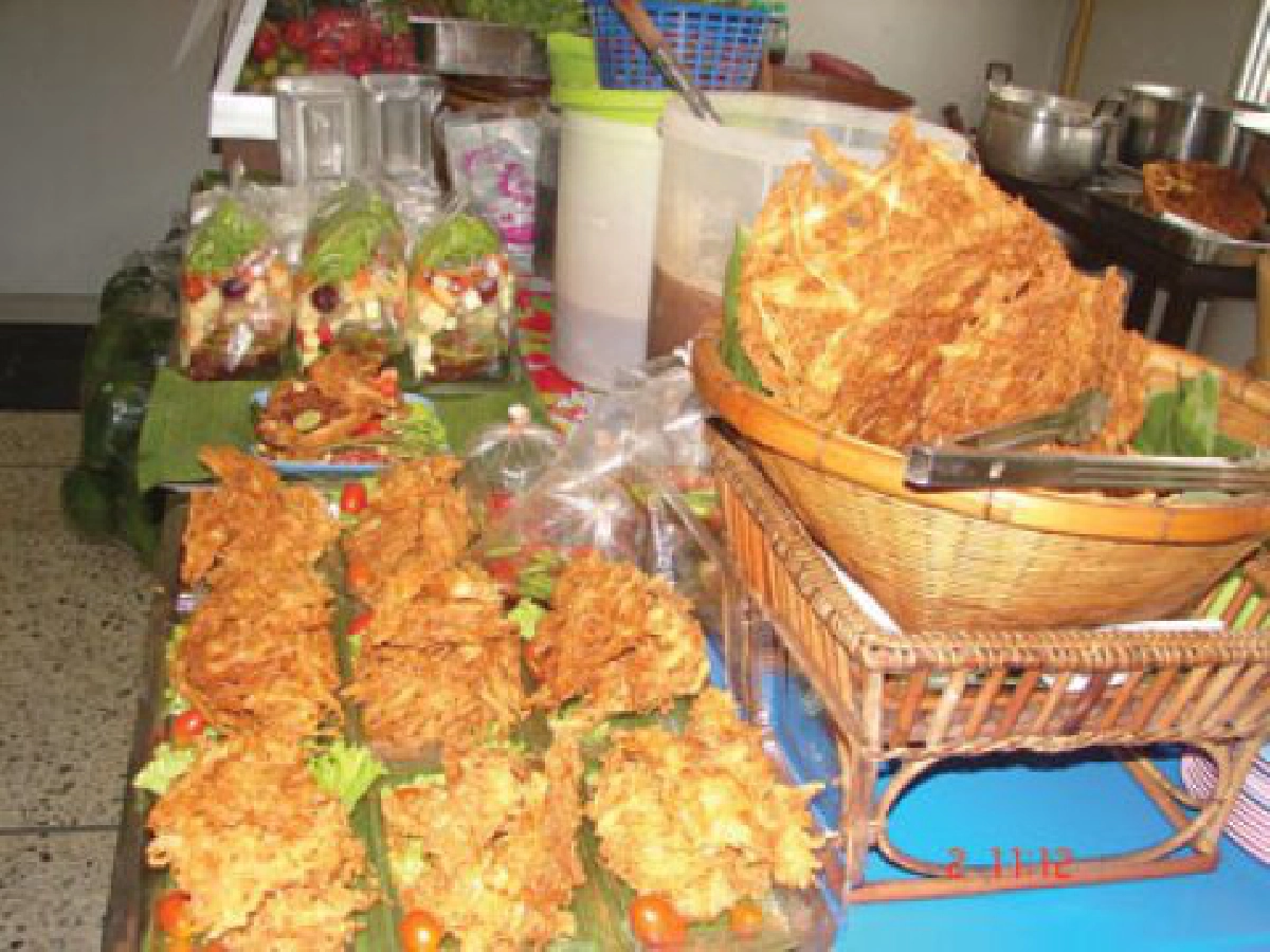 ทำ "ส้มตำทอดกรอบ" บรรจุแพ็ก
ผลิตภัณฑ์ตัวใหม่สูตร "คุณแคท"
ทำ "ส้มตำทอดกรอบ" บรรจุแพ็ก
ผลิตภัณฑ์ตัวใหม่สูตร "คุณแคท"