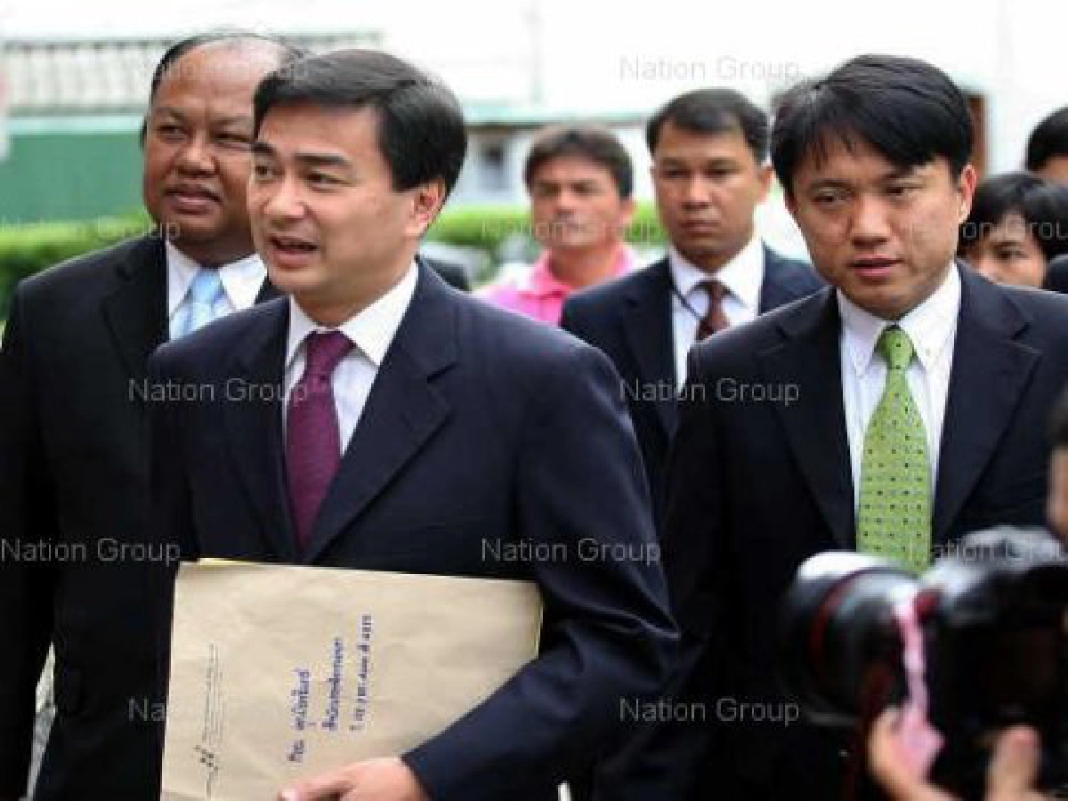 "อภิสิทธิ์"ไปสิงคโปร์ถกผู้นำเอเปควันนี้ 