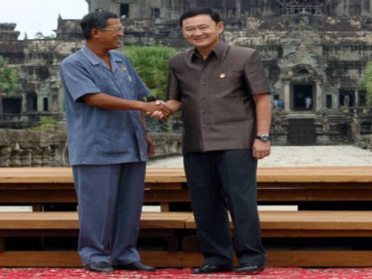 ล้วงตับการเมือง-ทัวร์เพื่อไทย....เอาใจ "แม้ว"? ล้วงตับการเมือง-ทัวร์เพื่อไทย....เอาใจ "แม้ว"?