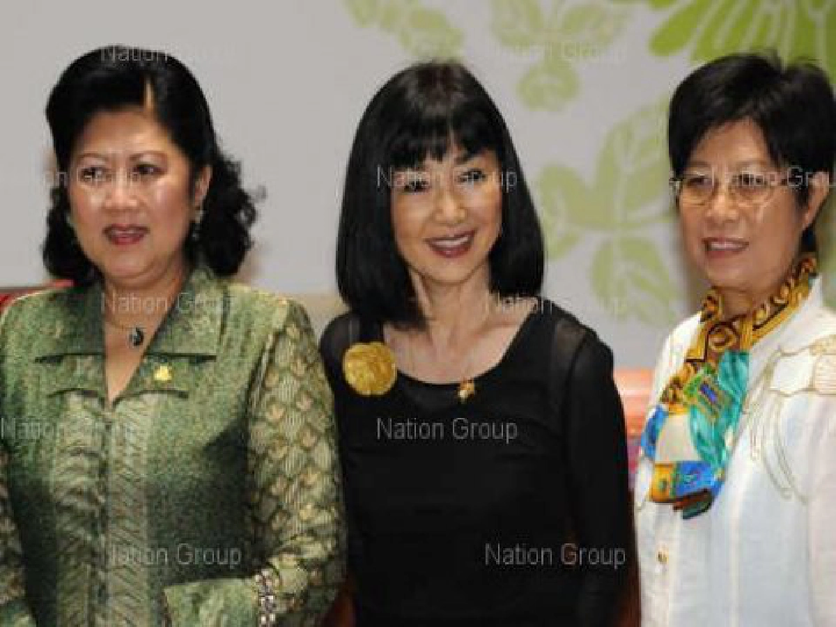บรรยากาศภริยาผู้นำเอเปคชมสวนลอดช่อง(2) บรรยากาศภริยาผู้นำเอเปคชมสวนลอดช่อง(2)