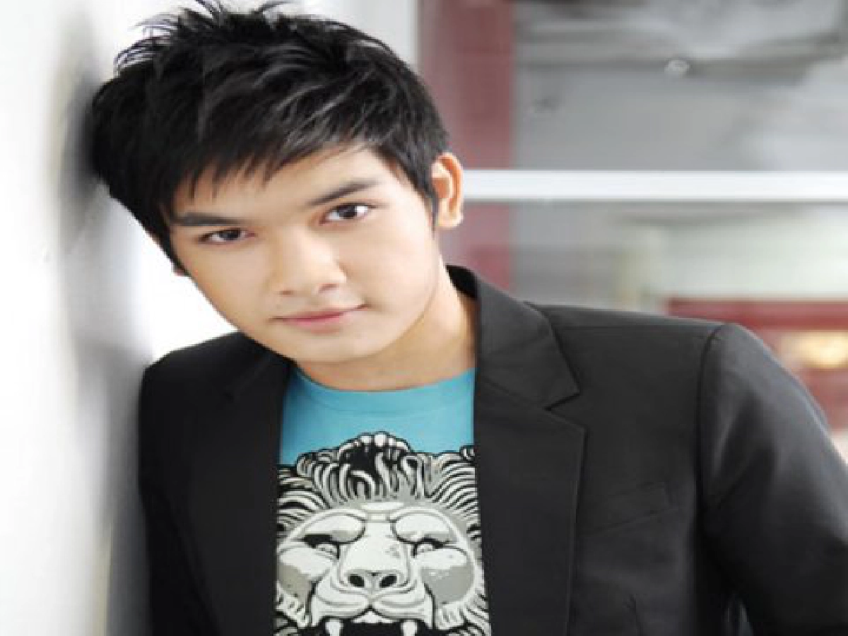 เสิร์ฟข่าวเม้าท์แตก (พุธที่ 18 พ.ย.52)
เสิร์ฟข่าวเม้าท์แตก (พุธที่ 18 พ.ย.52)