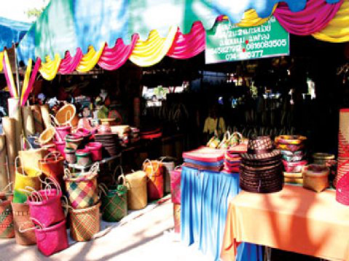 ตลาดนัดประมงพื้นบ้านคลองปากประเสน่ห์ชีวิตพอเพียงริมทะเลสาบสงขลา! ตลาดนัดประมงพื้นบ้านคลองปากประเสน่ห์ชีวิตพอเพียงริมทะเลสาบสงขลา!
