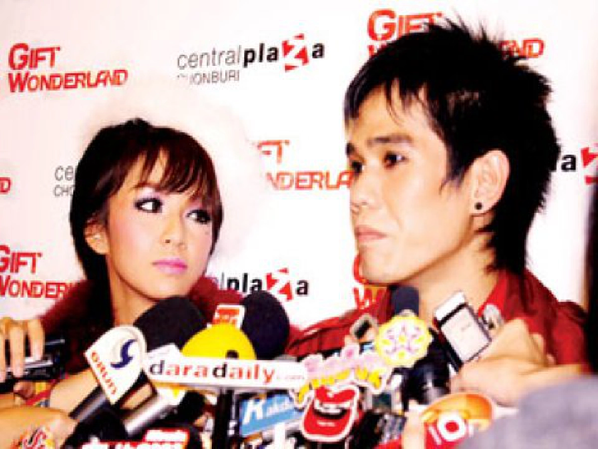 'อาร์'พูดถึงสาวคนใหม่ต่อหน้า'เป้ย'รับไม่ได้วิ่งหนีปล่อยโฮ 'อาร์'พูดถึงสาวคนใหม่ต่อหน้า'เป้ย'รับไม่ได้วิ่งหนีปล่อยโฮ