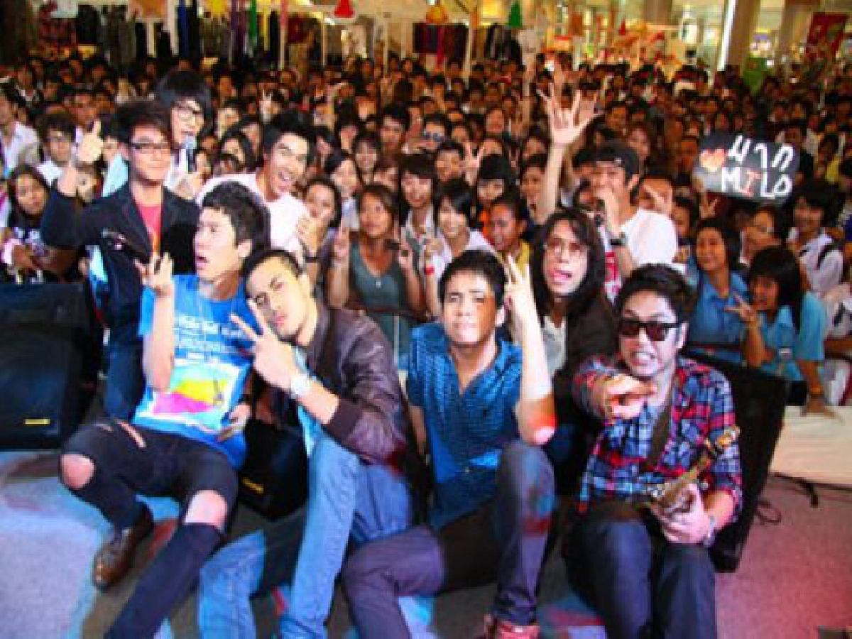 "ดัง" แดนซ์ลืมหนาว 
กลางเวที "ฮอต ออน กราวด์" 


