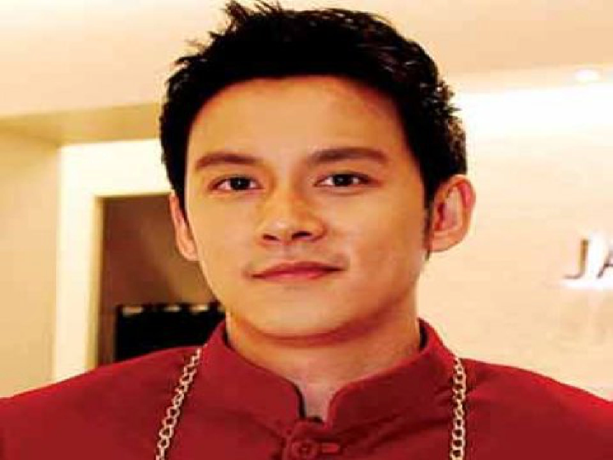 รับสนิทไฮโซ 'นาตาลี''ฟลุค' ปัดข่าวจีบ 'ลีเดีย' รับสนิทไฮโซ 'นาตาลี''ฟลุค' ปัดข่าวจีบ 'ลีเดีย'