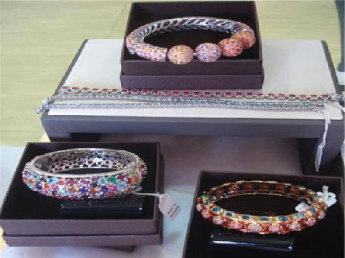 เปิดโลกอัญมณีและของดีเมืองจันท์
เปิดโลกอัญมณีและของดีเมืองจันท์
