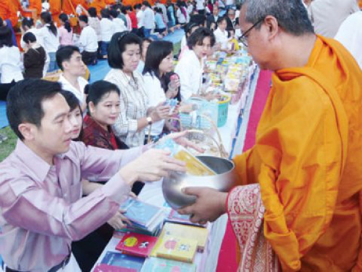 'นานาบุญกุศล'
ถวายเป็นพระราชกุศลแด่ 'พ่อหลวง'