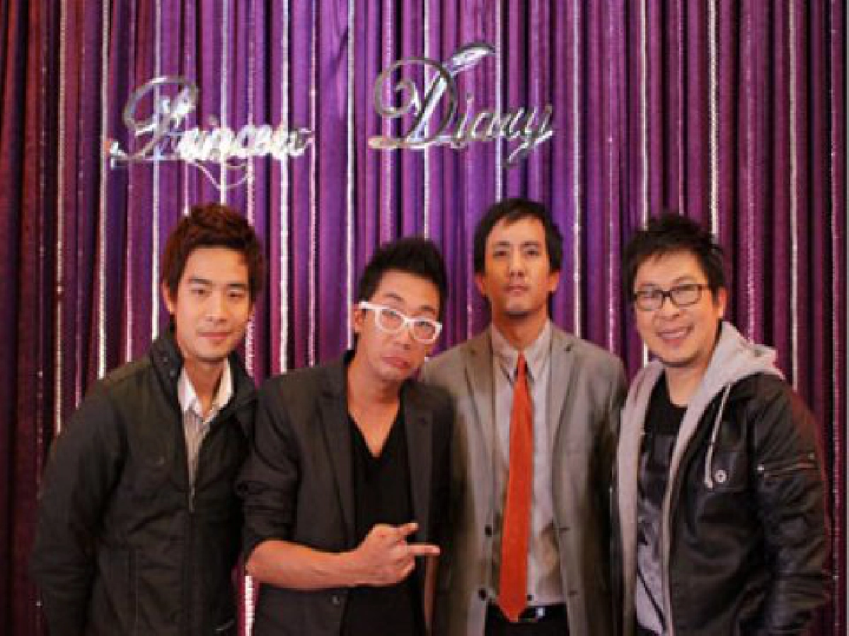 ศุกร์ที่ 4 ธันวาคม 2552
ศุกร์ที่ 4 ธันวาคม 2552