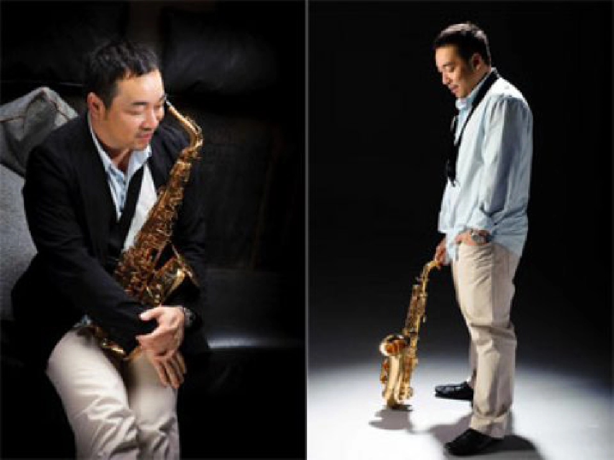 "โก้" รวมพลคนรักแซ็ก
เป่า "เพลงชาติไทย" ถวายในหลวง "โก้" รวมพลคนรักแซ็ก
เป่า "เพลงชาติไทย" ถวายในหลวง