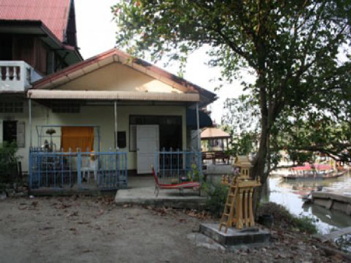 หลวงอาพร ภิรมย์อาพาธ
ปลงขออยู่แค่อายุ 82

