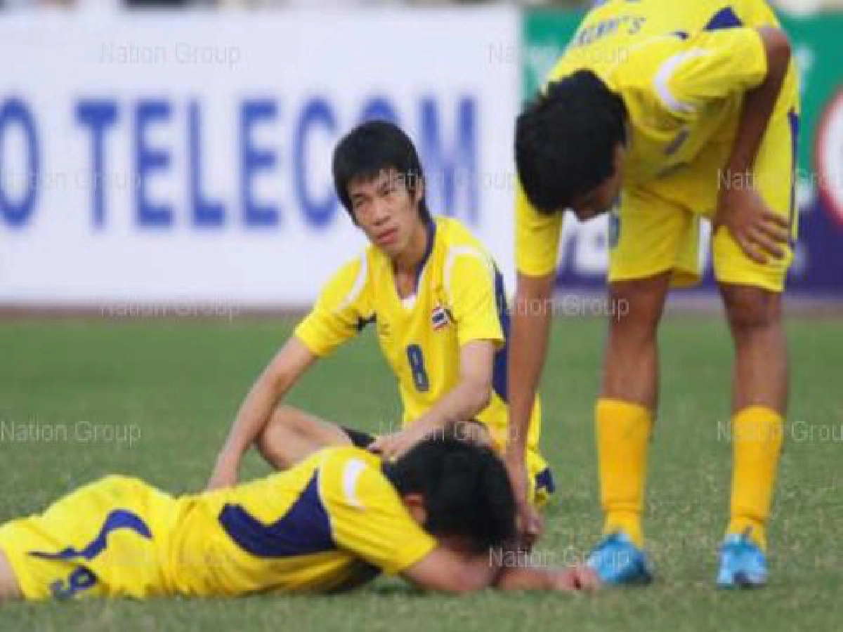 บอลไทยตกรอบซีเกมส์เดินทางถึงไทยแล้ว
บอลไทยตกรอบซีเกมส์เดินทางถึงไทยแล้ว