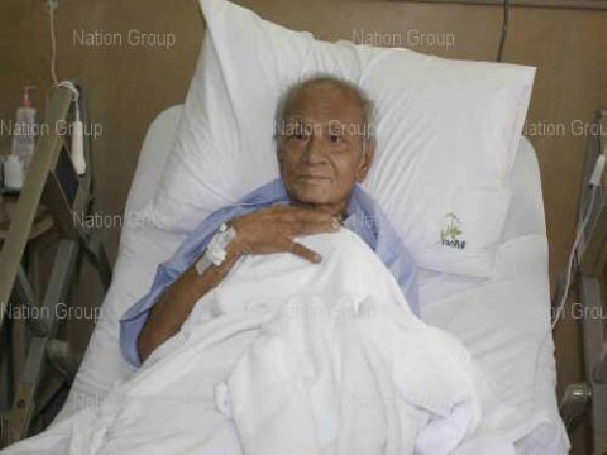 ชีวิตที่อยู่บนเตียงพยงค์-แนบ-สมานมิตร 