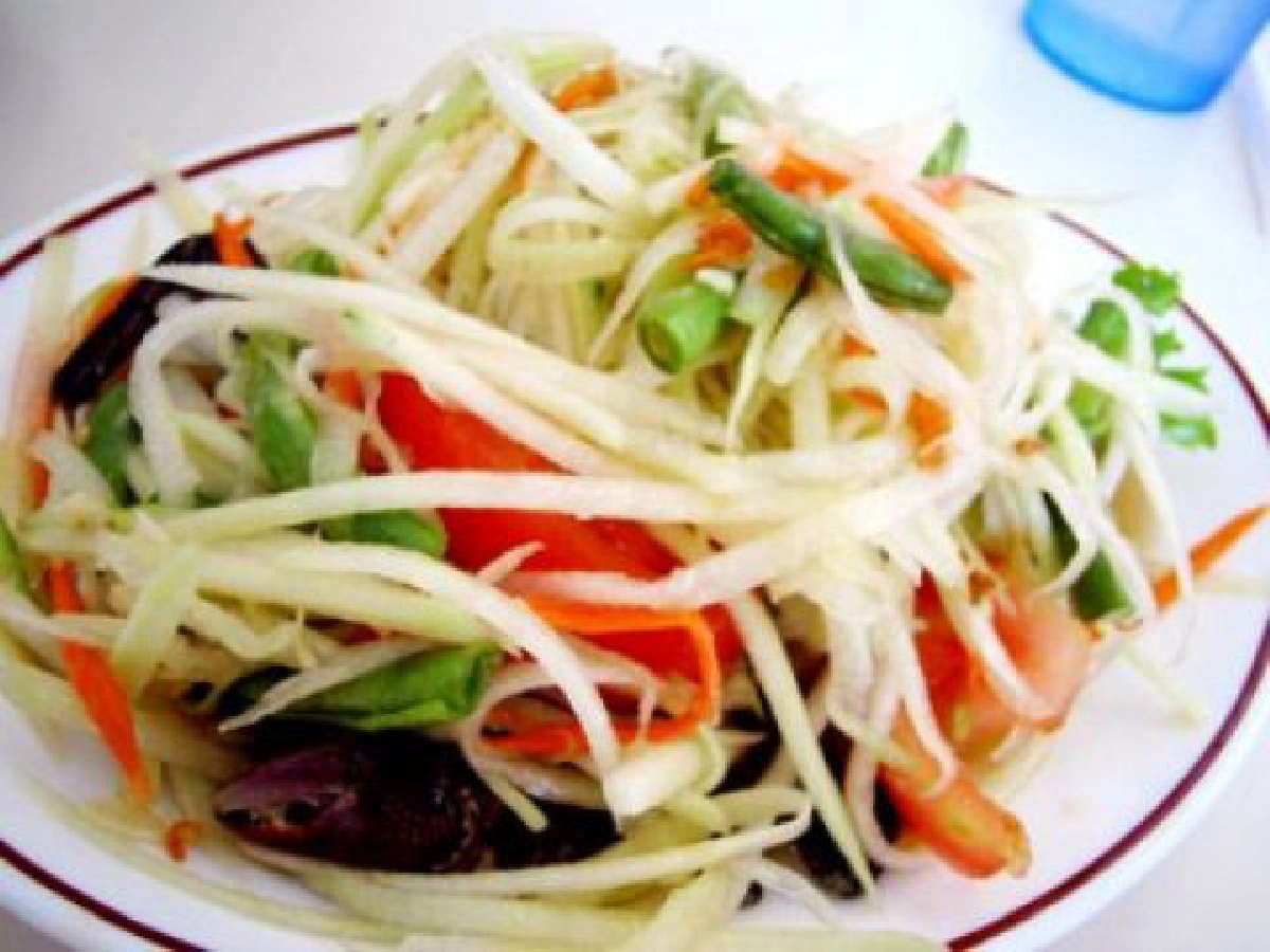 แซ่บหลาย แซ่บหลาย