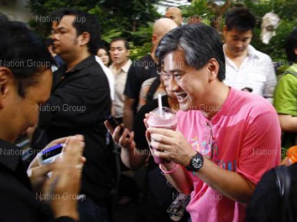 สุทธิชัย หยุ่นนัดคนดังเล่นทวิตเตอร์ครั้งแรกในโลก 
