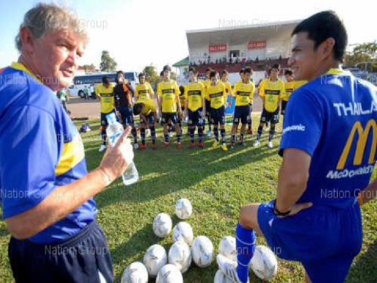 "สตีฟ ดาร์บี้" หนังเหนียว"ร็อบโบ้"รั้งช่วยเอเชี่ยนคัพ 