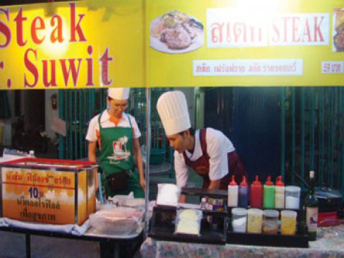 ยึดทำเลริมถนนตั้งร้าน"สเต็ก"
เพื่อคนเงินน้อย-ฝีมือเชฟ 5 ดาว 
