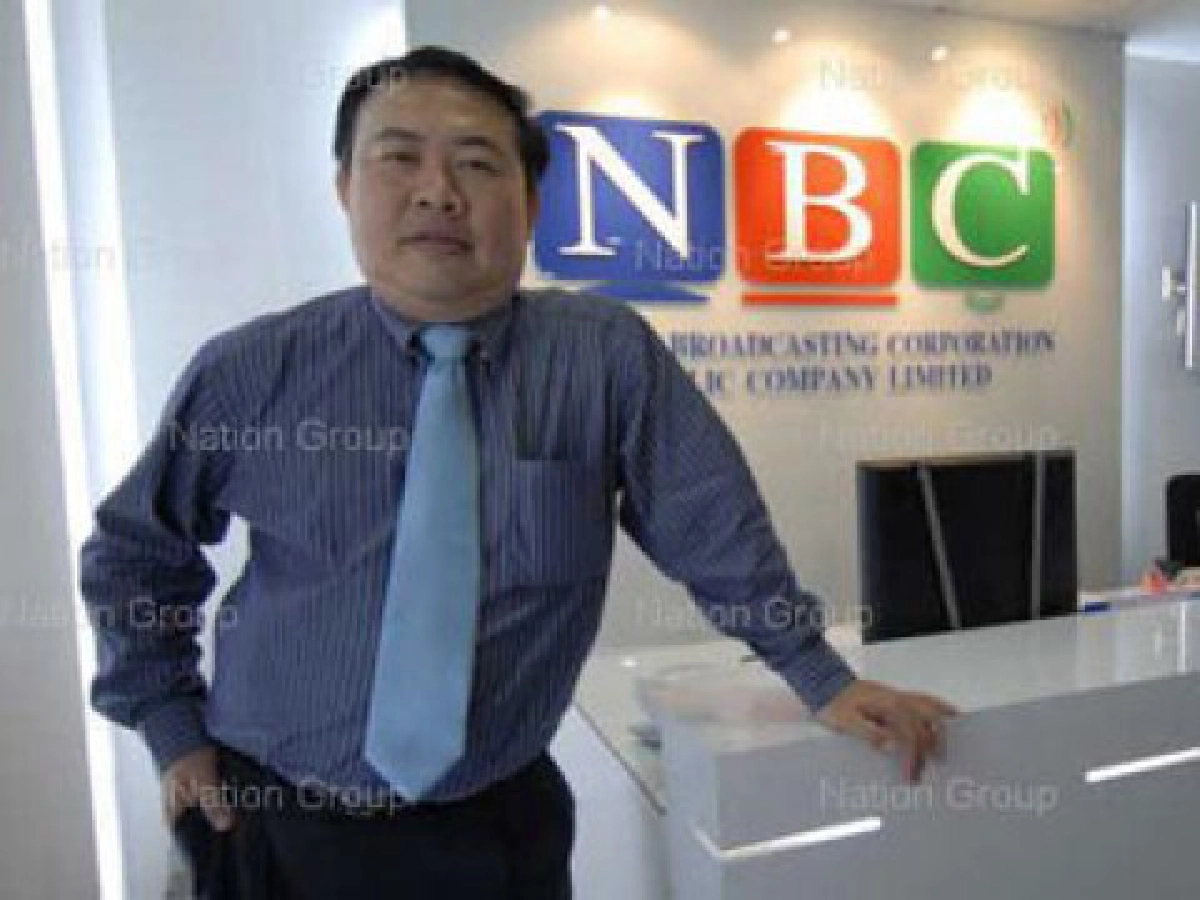 มองผ่านเลนส์คม - โลกไร้เสา

