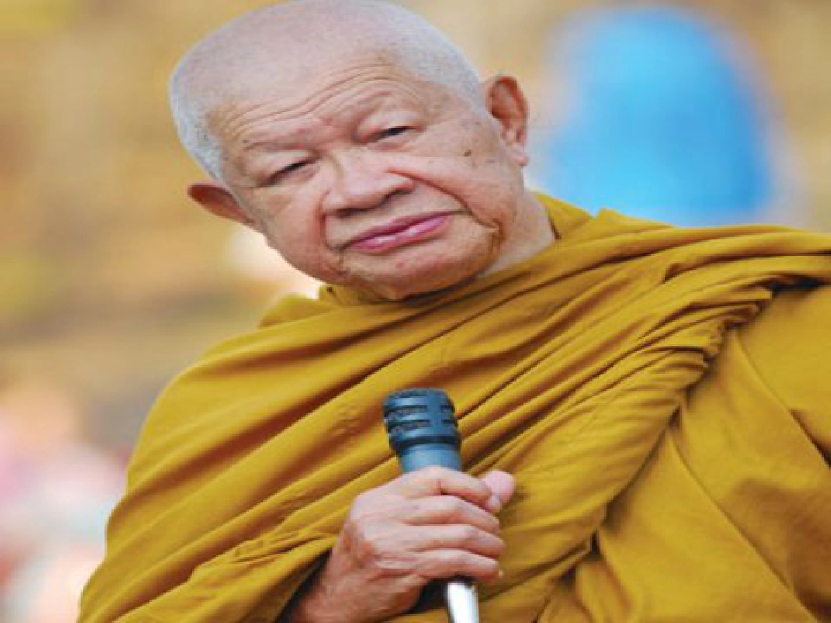 หลวงพ่อวิริยังค์วัดธรรมมงคลจัดงาน'สวดลักขีบวชชีหมื่นคน'